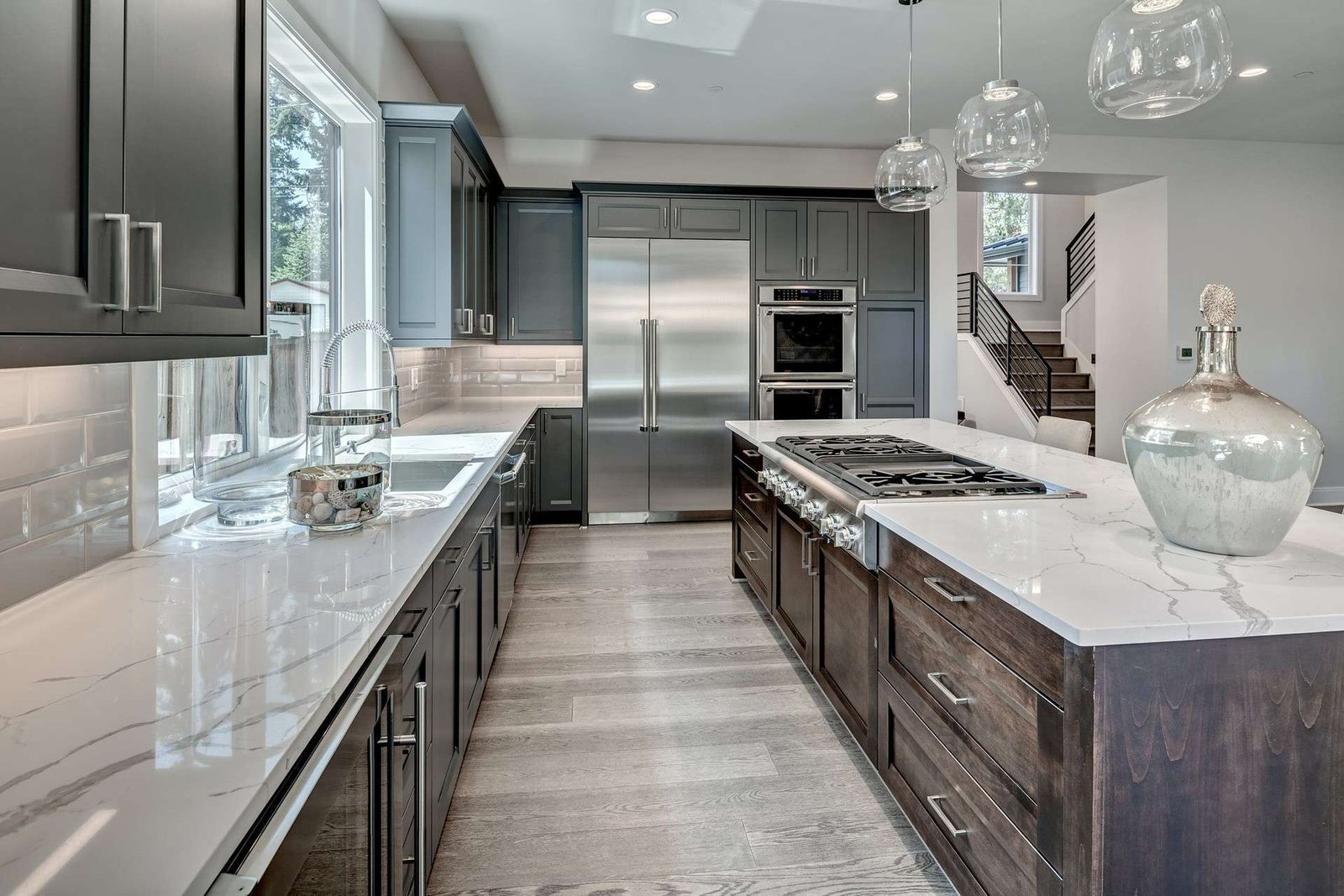 Modern kitchen remodel by Gold Coast Remodeling & Renovation in South Florida